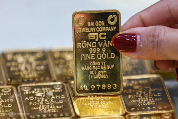 gia vang mieng trong nuoc hom nay giam nhe 06304674 copy 600x400 - Giá Vàng Thế Giới Hôm Nay 4/10: 3.879,76 USD/ounce, UBS và HSBC cùng dự báo vượt 4.000 USD