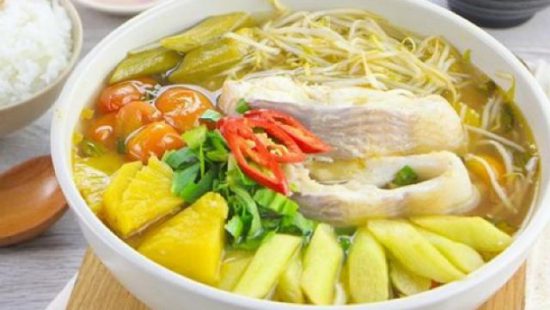 9. mon canh ca com cai chua 550x310 - Top 14 món canh cá bạn nên biết để đa dạng bữa cơm cho gia đình